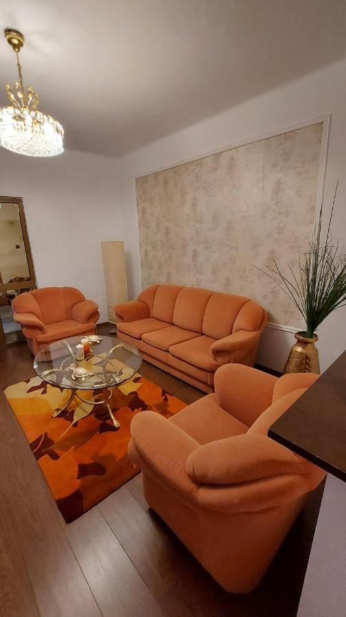 Ambient Apartament * Bucureşti