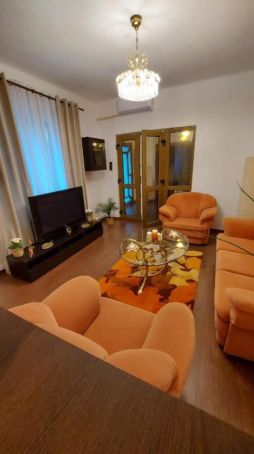 Ambient Apartament * Bucureşti